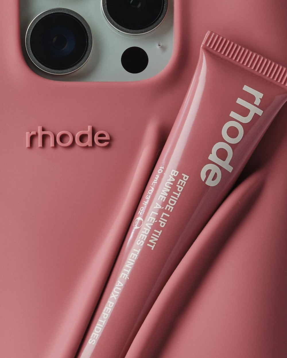 【sena】rhode iPhoneケースlipcase saltytan Rhode Lip Case Silicone iPhone Case Salty Tan - FW24 - US